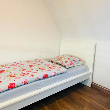 Komplettes Haus Naehe Messe Fuer Bis Zu 10 Gaeste Apartamento Hanôver