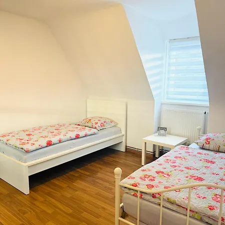 Apartamento Komplettes Haus Naehe Messe Fuer Bis Zu 10 Gaeste Hanôver