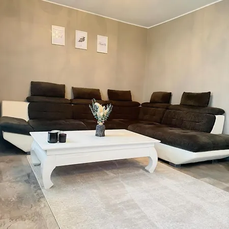 Komplettes Haus Naehe Messe Fuer Bis Zu 10 Gaeste Appartement Hannover